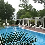 アパートホテル Cote D'azure ネセバル