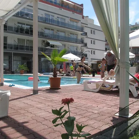 Cote D'azure Aparthotel 3*