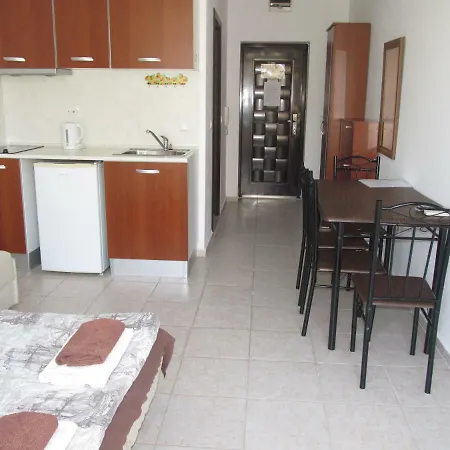 Cote D'azure 3* نيسيبار