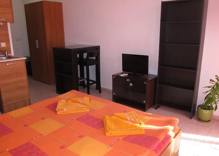 Cote D'azure Νεσέμπαρ