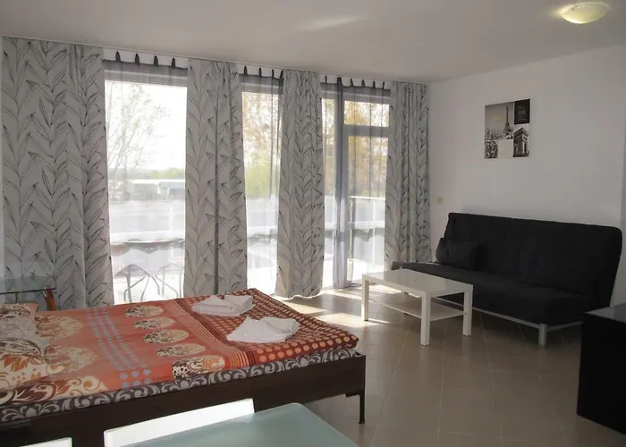 Cote D'azure Νεσέμπαρ